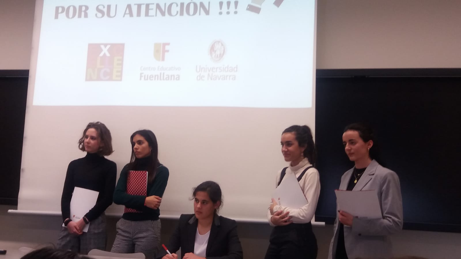 Las alumnas de Bachillerato de Excelencia defienden sus trabajos en UNAV 11