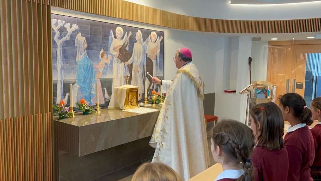 El obispo de Getafe bendice el nuevo Oratorio 7