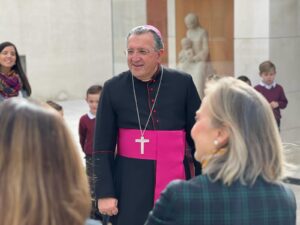 El obispo de Getafe bendice el nuevo Oratorio 5