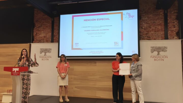 La Fundación Botín entrega una mención especial al proyecto “Clásicos en Familia” 14 mención, fundación botín